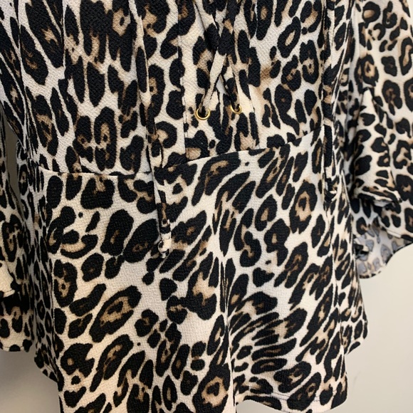Chico’s Leopard Print Top Chico’s Size 2 (L - 12) - Picture 7 of 15